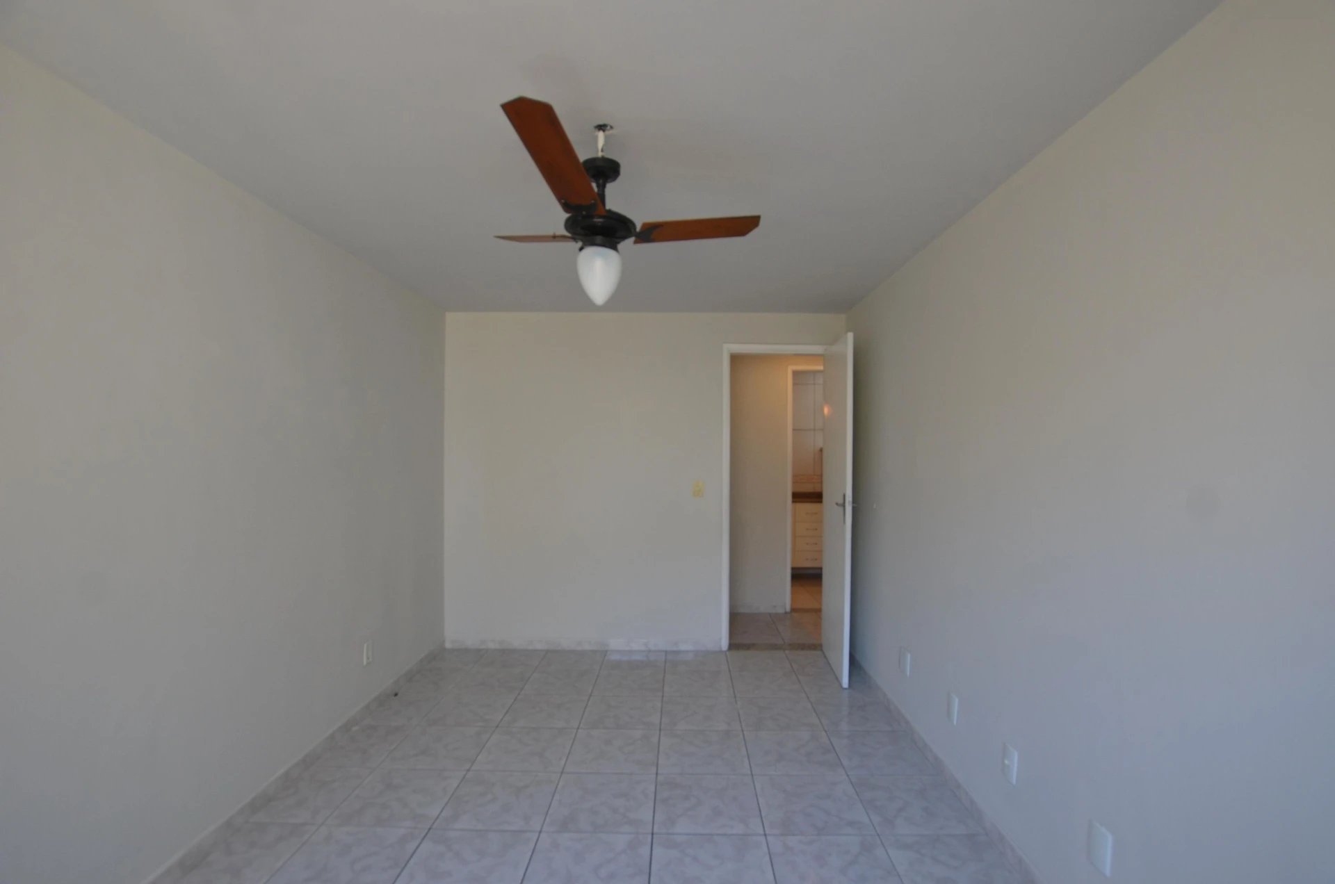 Apartamento sem mobília com cozinha separada e 2 quartos — photo 32