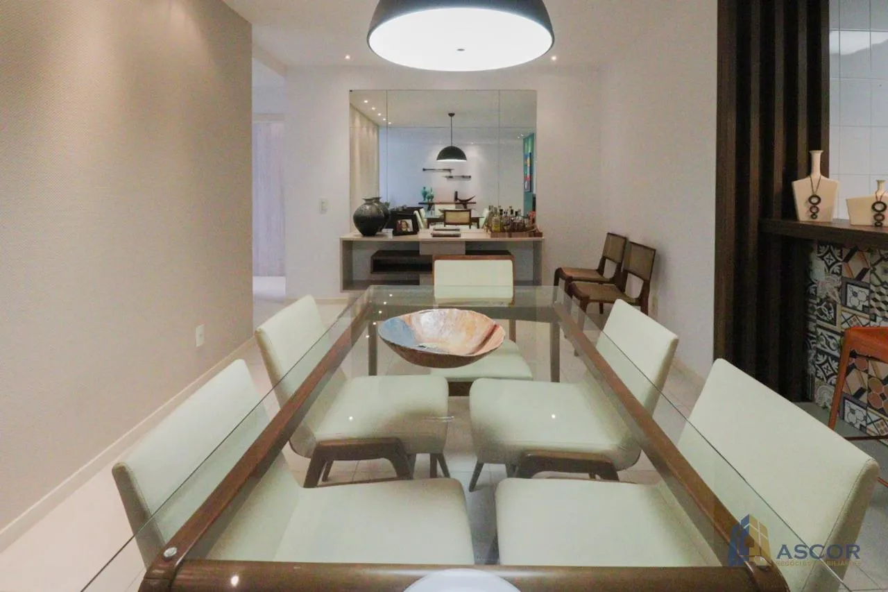 221 m² apartment with 3 en-suite bedrooms and 2 parking — photo 35