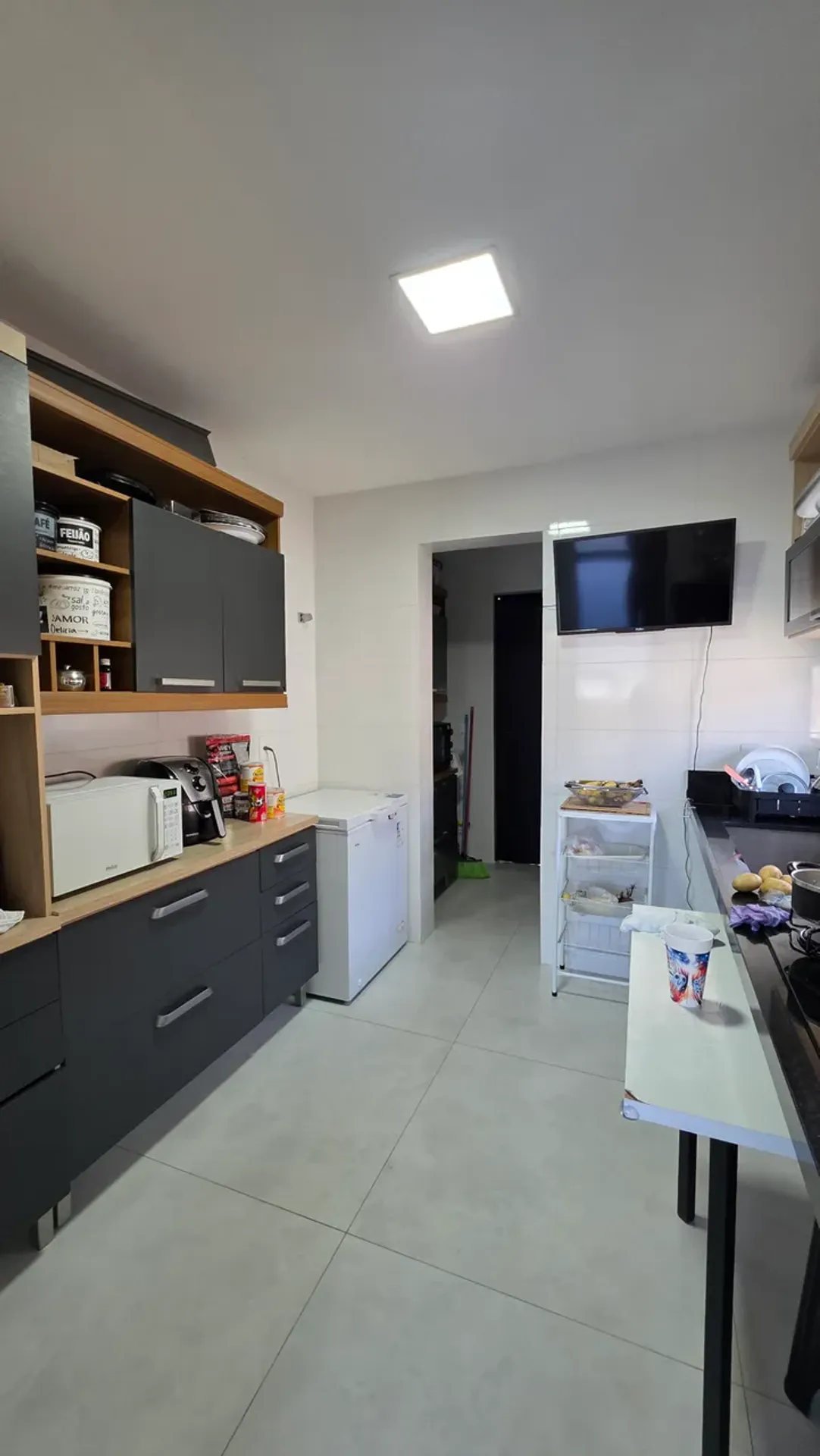 Furnished house with balcony and open-plan kitchen — photo 11