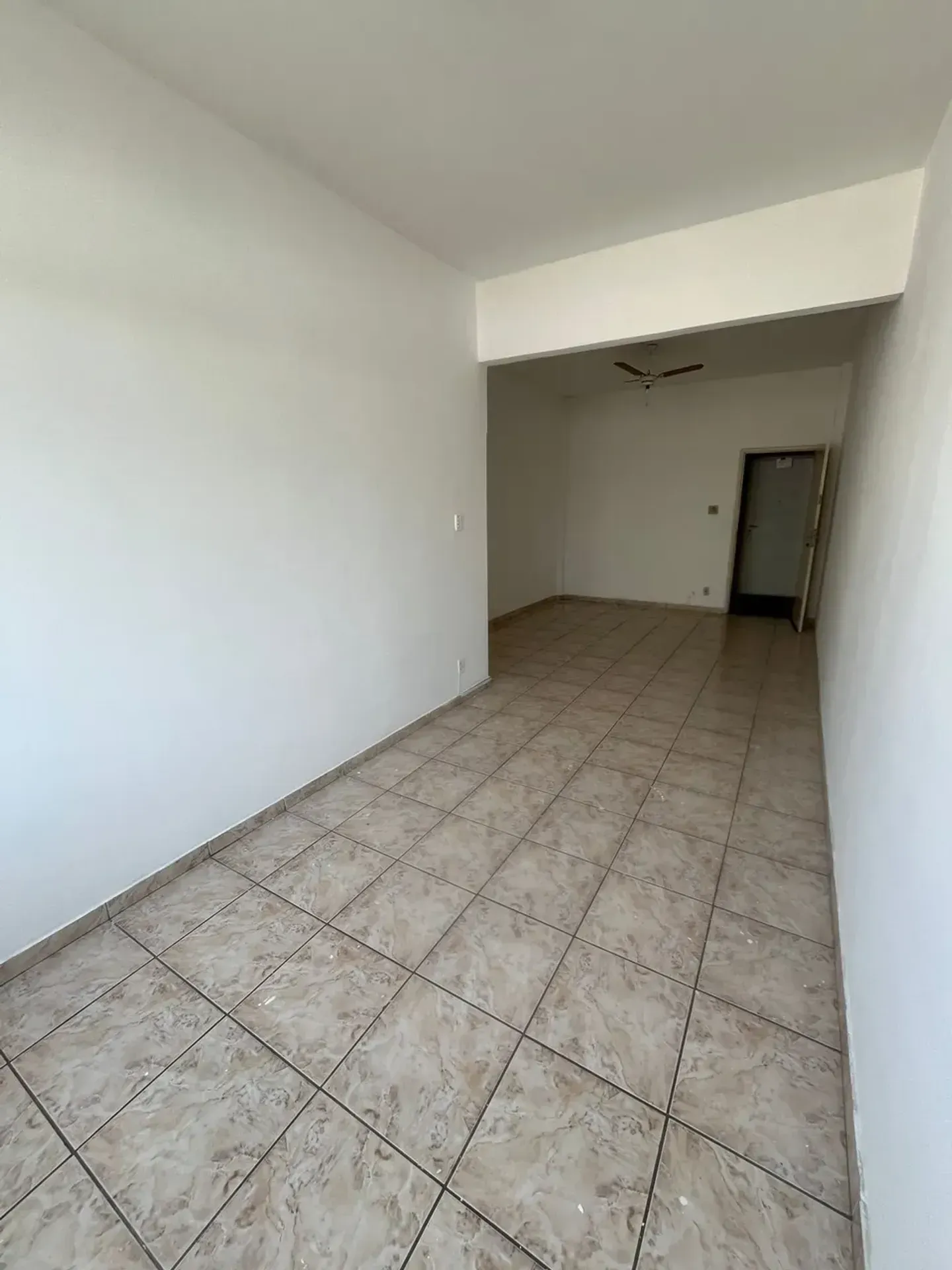 2-bedroom apartment with a glass-enclosed shower — photo 22