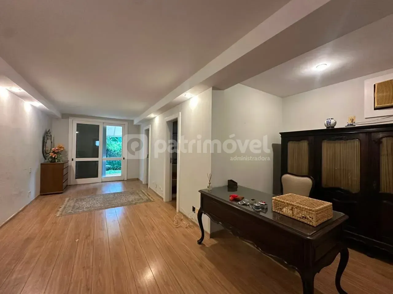 Casa para locação com 5 quartos e 5 banheiros — photo 2