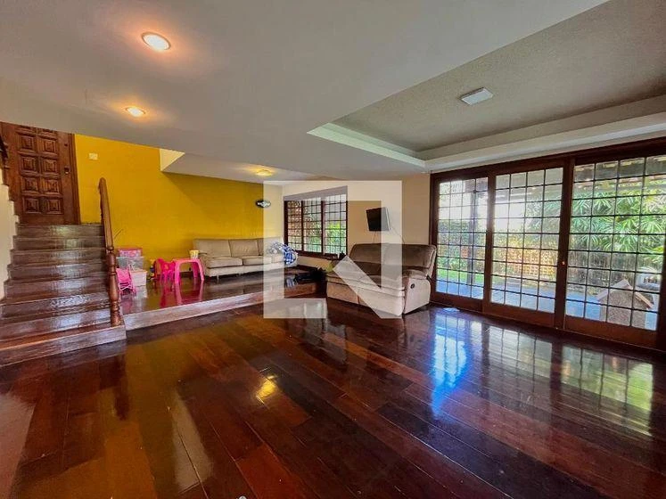 Furnished house, 350 m², with a glass-enclosed balcony — photo 6
