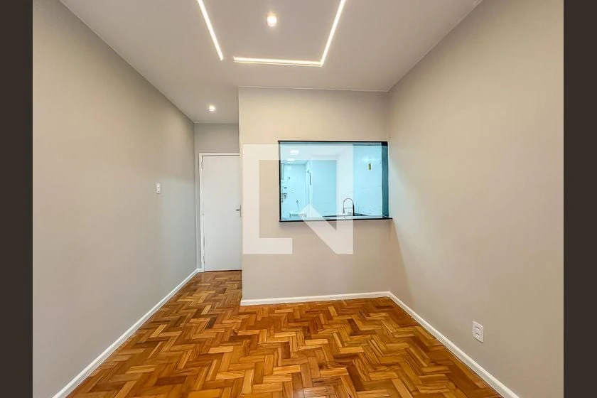 One-bedroom apartment with wood or laminate floors — photo 20