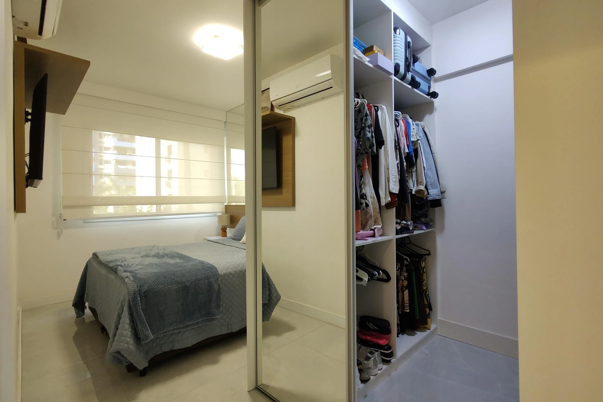 3-bedroom apartment with a walk-in closet — photo 26