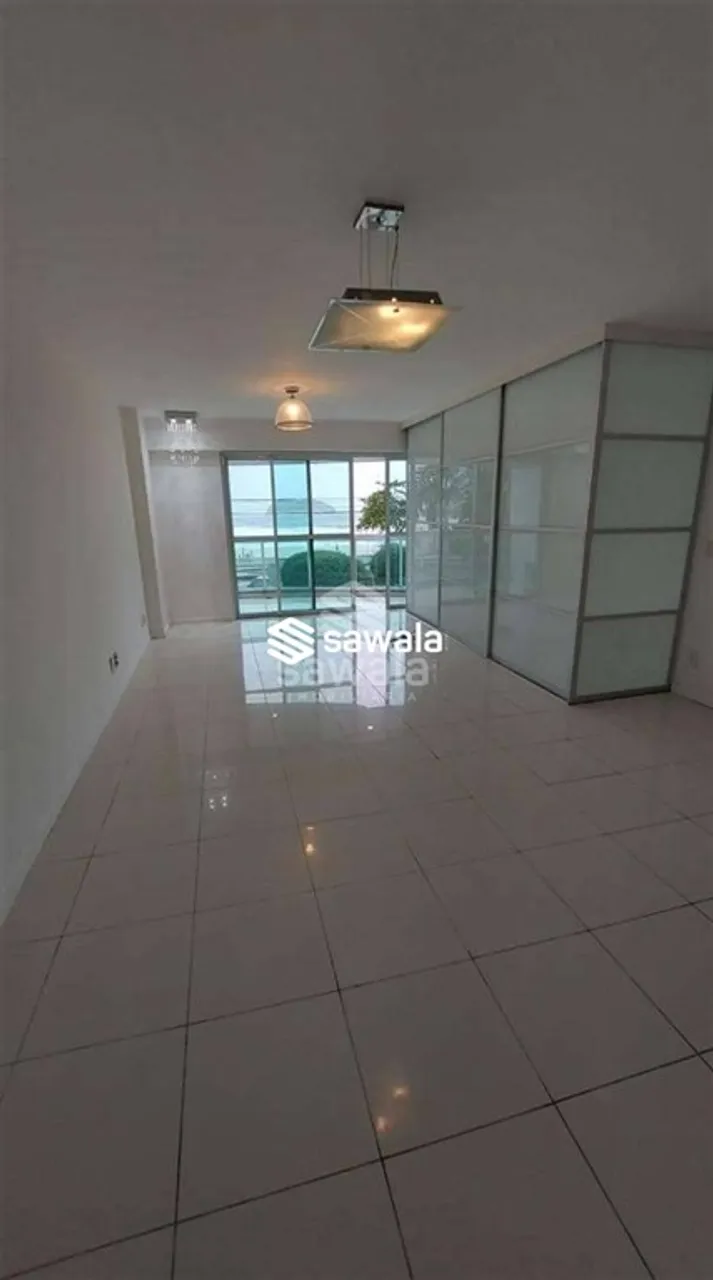 110 m² apartment with 2 bedrooms and a glass balcony — photo 4