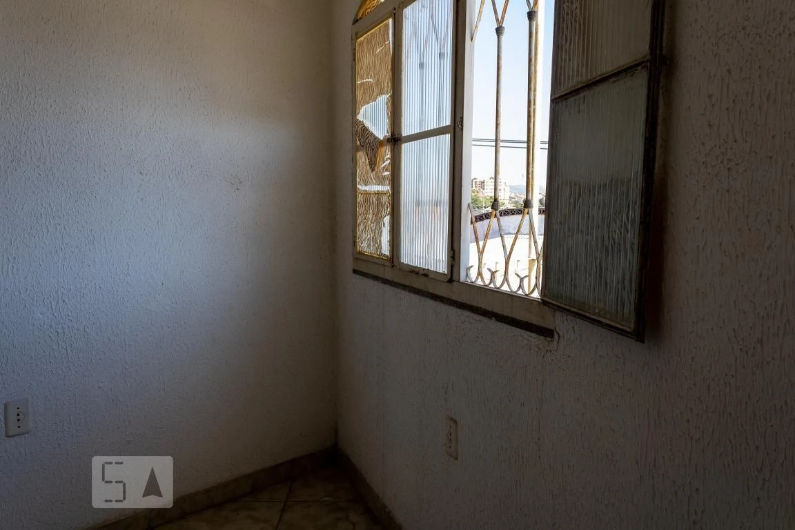 Unfurnished studio with 1 bedroom, 1 bathroom and laundry — photo 24