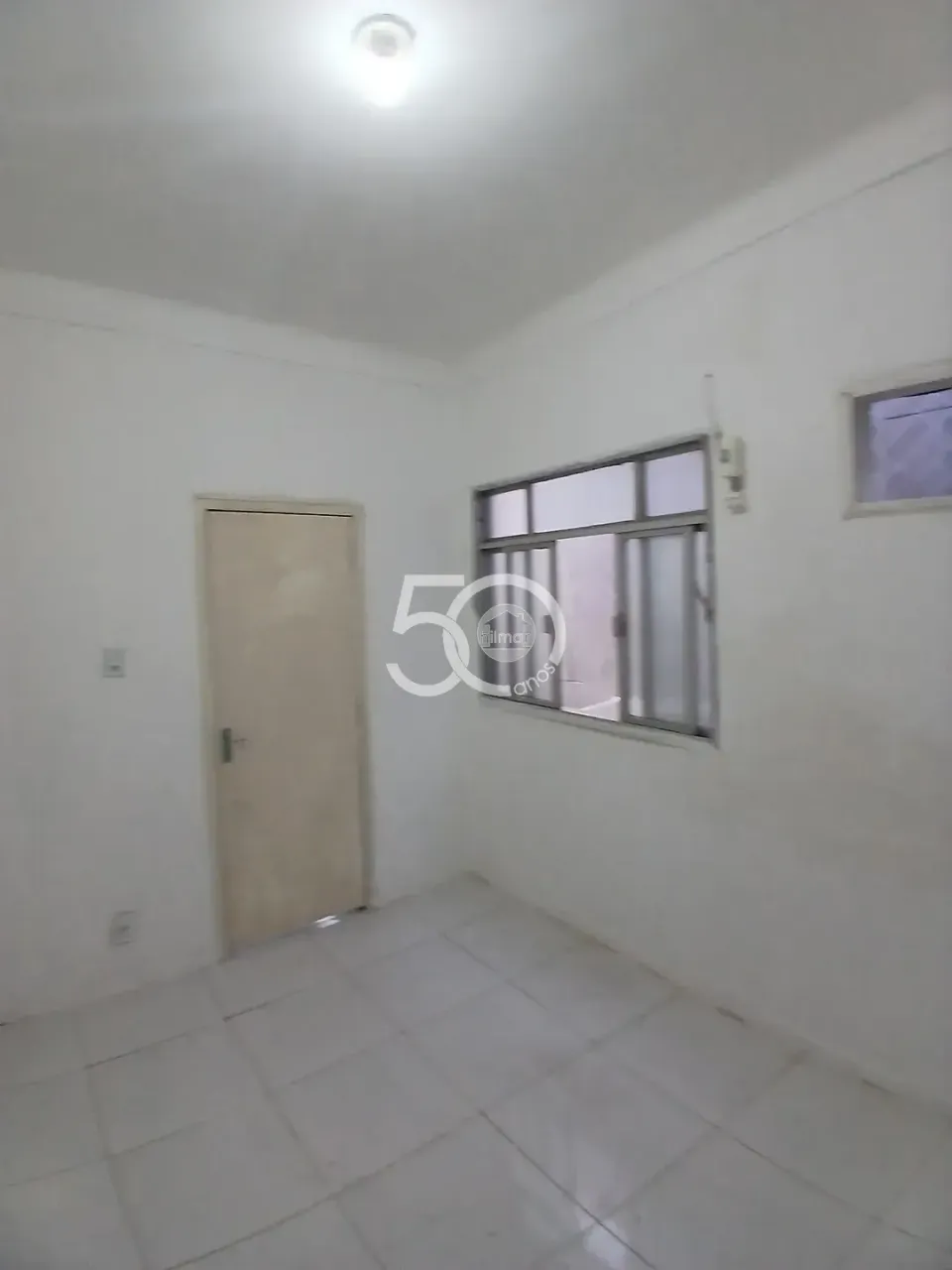 Unfurnished apartment with 2 bedrooms and a separate kitchen — photo 13