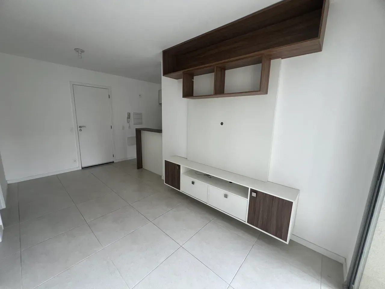 1-bedroom apartment with open-plan gas kitchen — photo 9