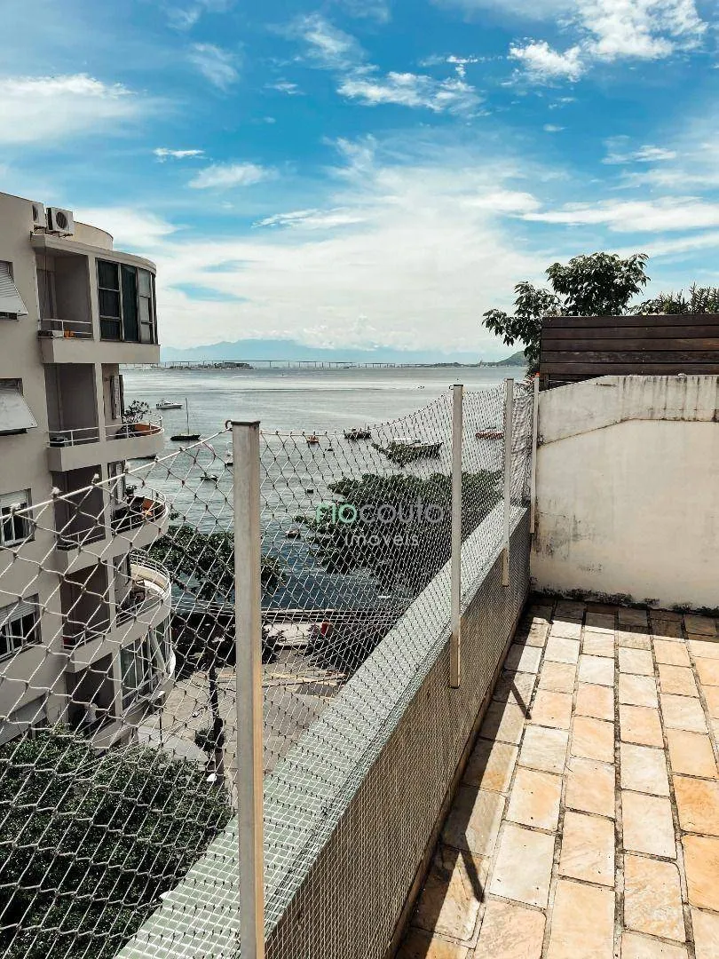 Unfurnished apartment with 4 bedrooms and 377 m² — photo 2