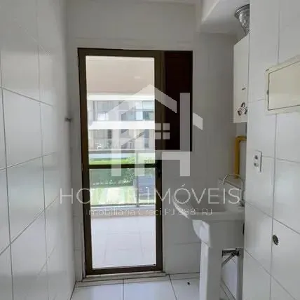 2-bedroom apartment in a building with a tennis court — photo 33
