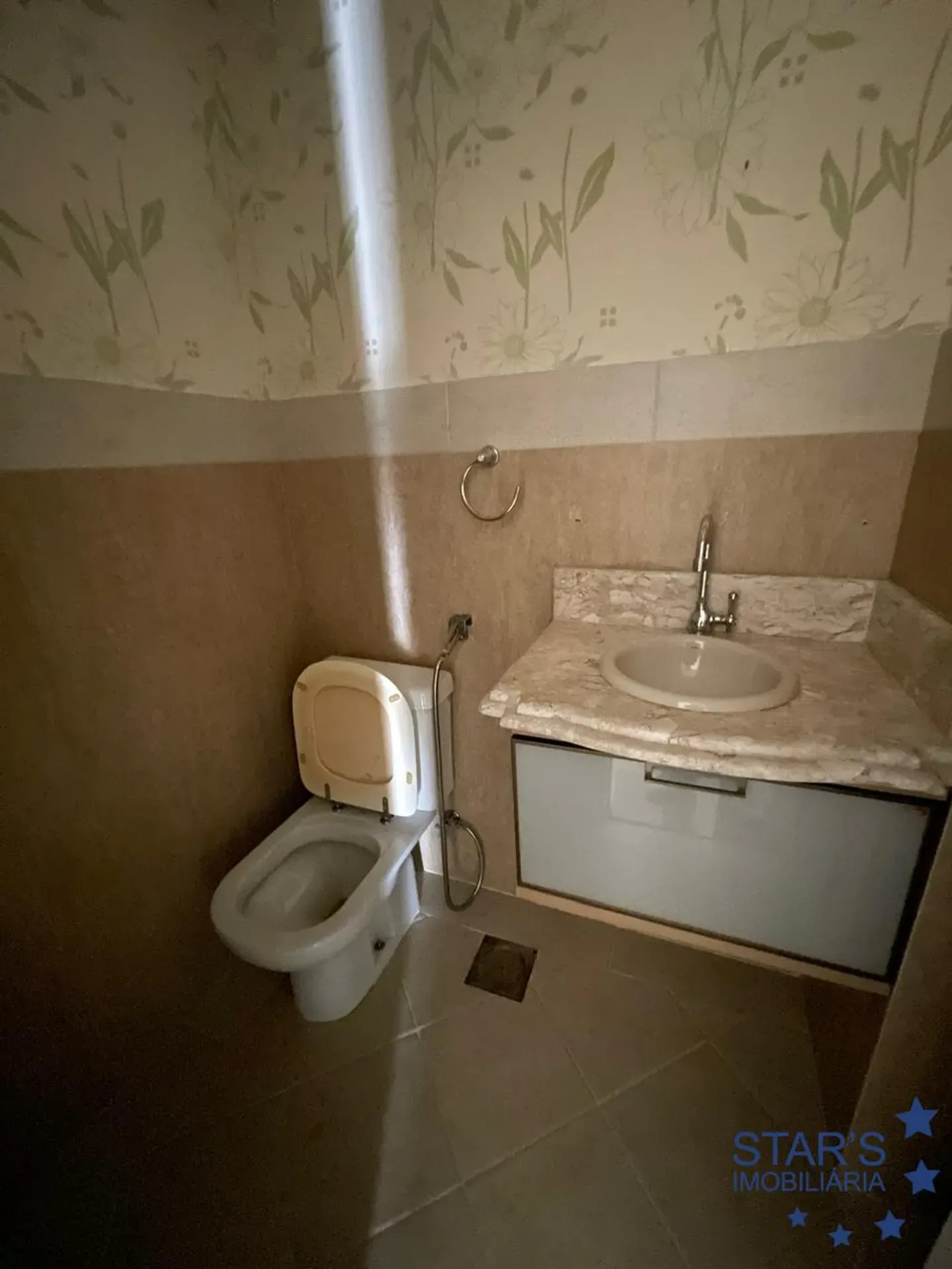 4-bedroom apartment, 1 with its own bathroom, 152 m² — photo 2