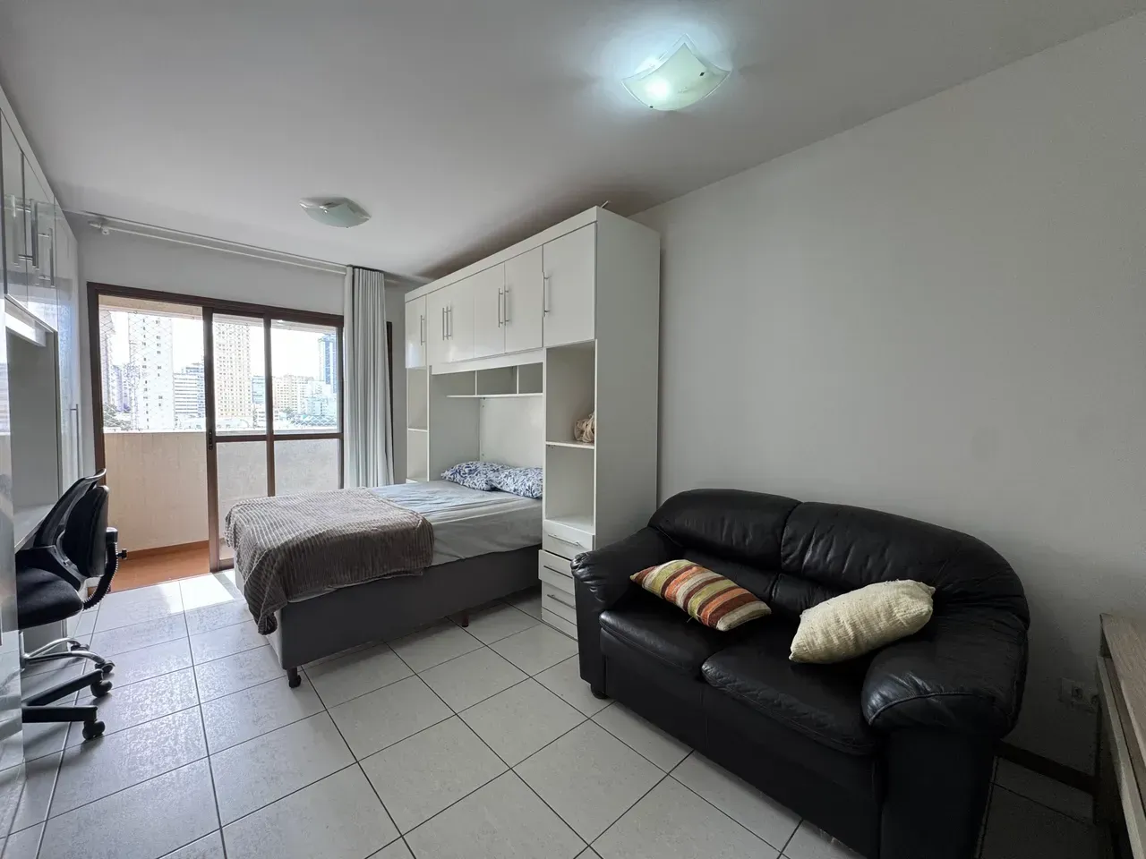 Apartamento mobiliado de 1 dormitório e 1 banheiro — photo 2
