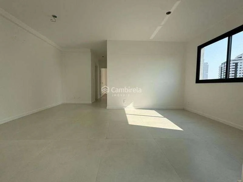 2-bedroom apartment with 1 bathroom and 2 parking spaces — photo 3