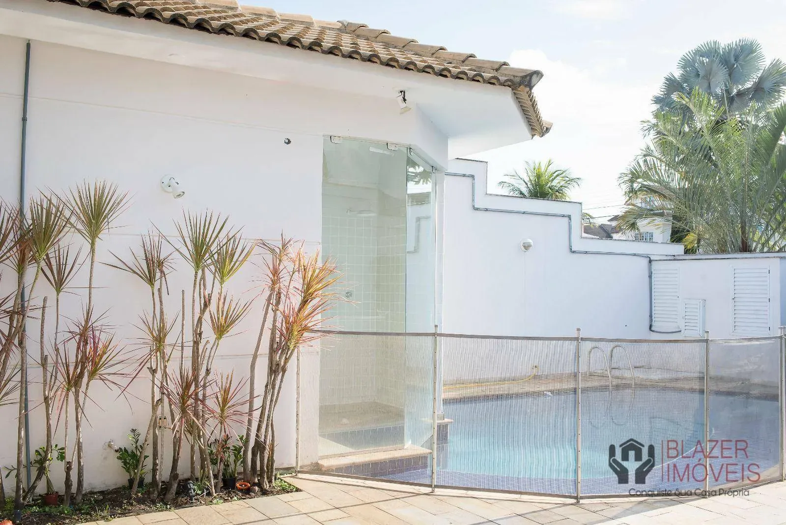 Furnished 4-bedroom house with 354 m² and 5 baths — photo 40