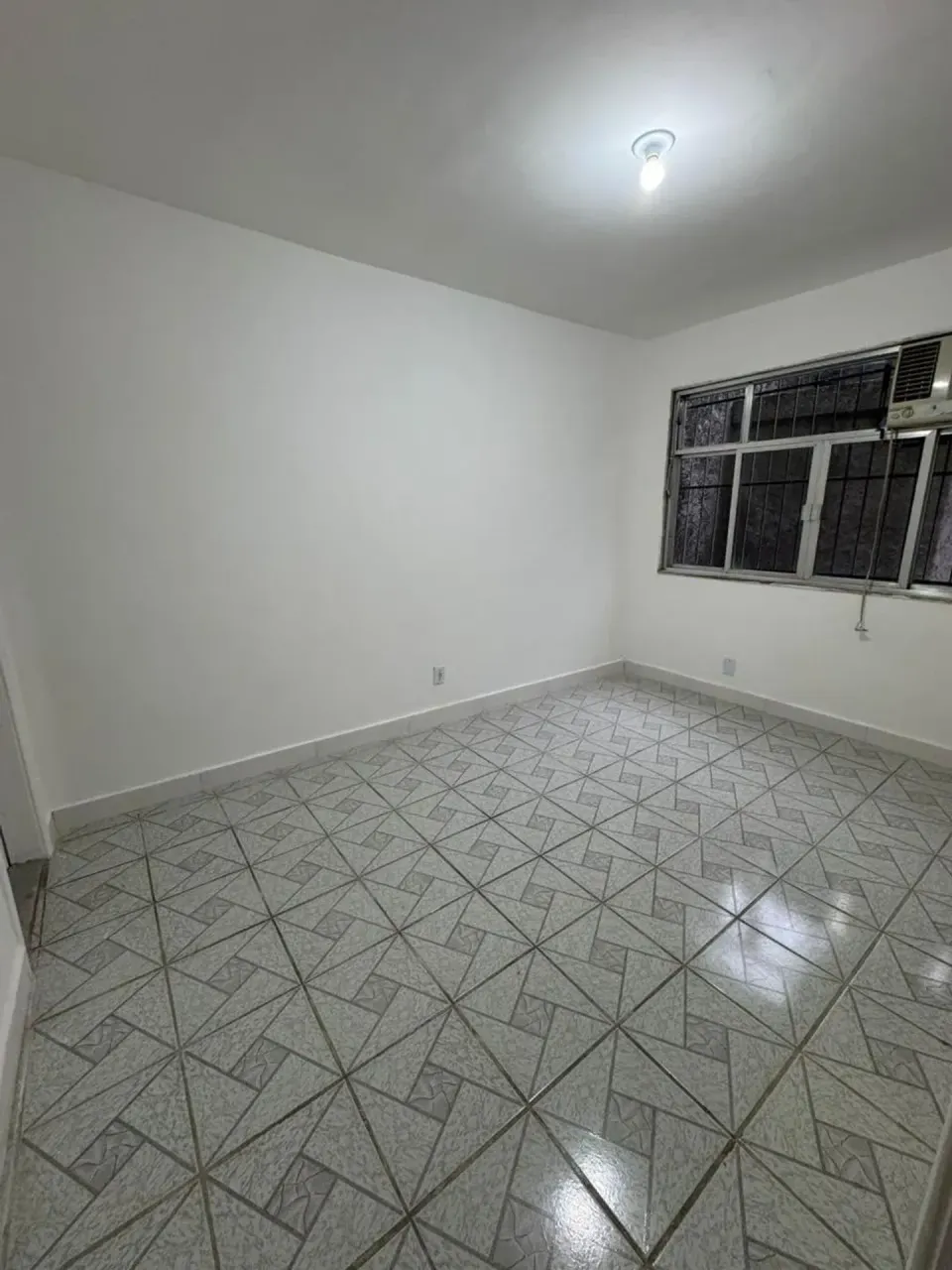 Unfurnished apartment with 2 bedrooms and 2 bathrooms — photo 8