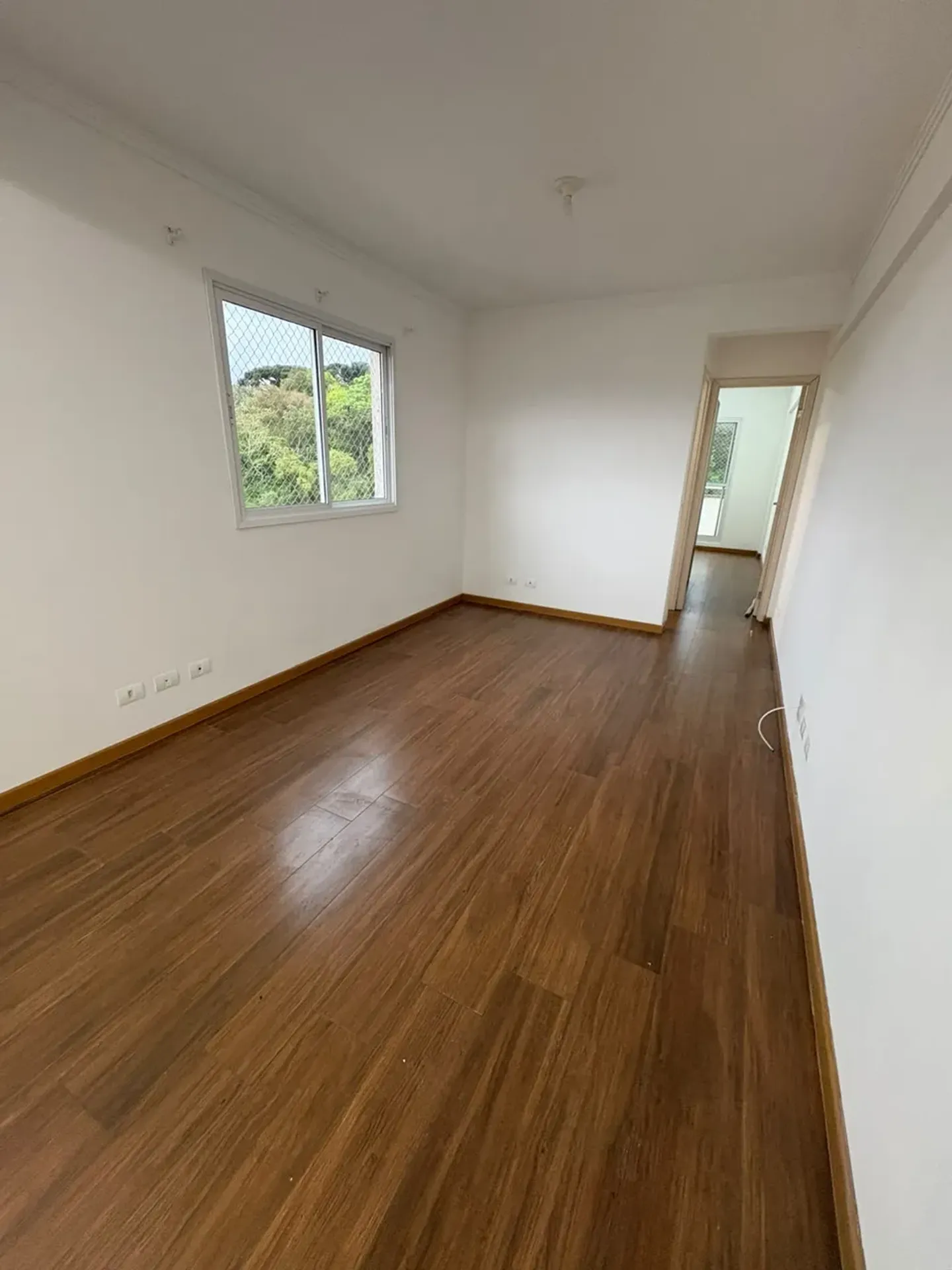 Apartment on the 3rd floor with wood or laminate floors — photo 7
