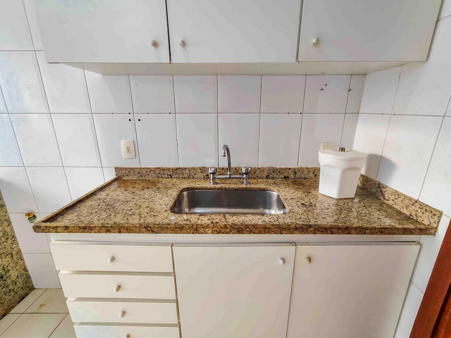 Apartamento sem mobília com 3 quartos e área de lavanderia — photo 11