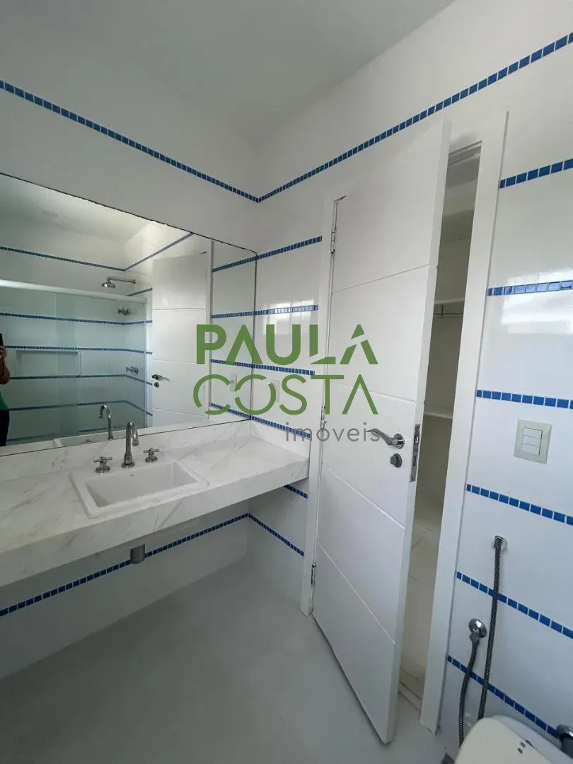Панорамні вікна та 4 спальні: будинок 480 м² — photo 27