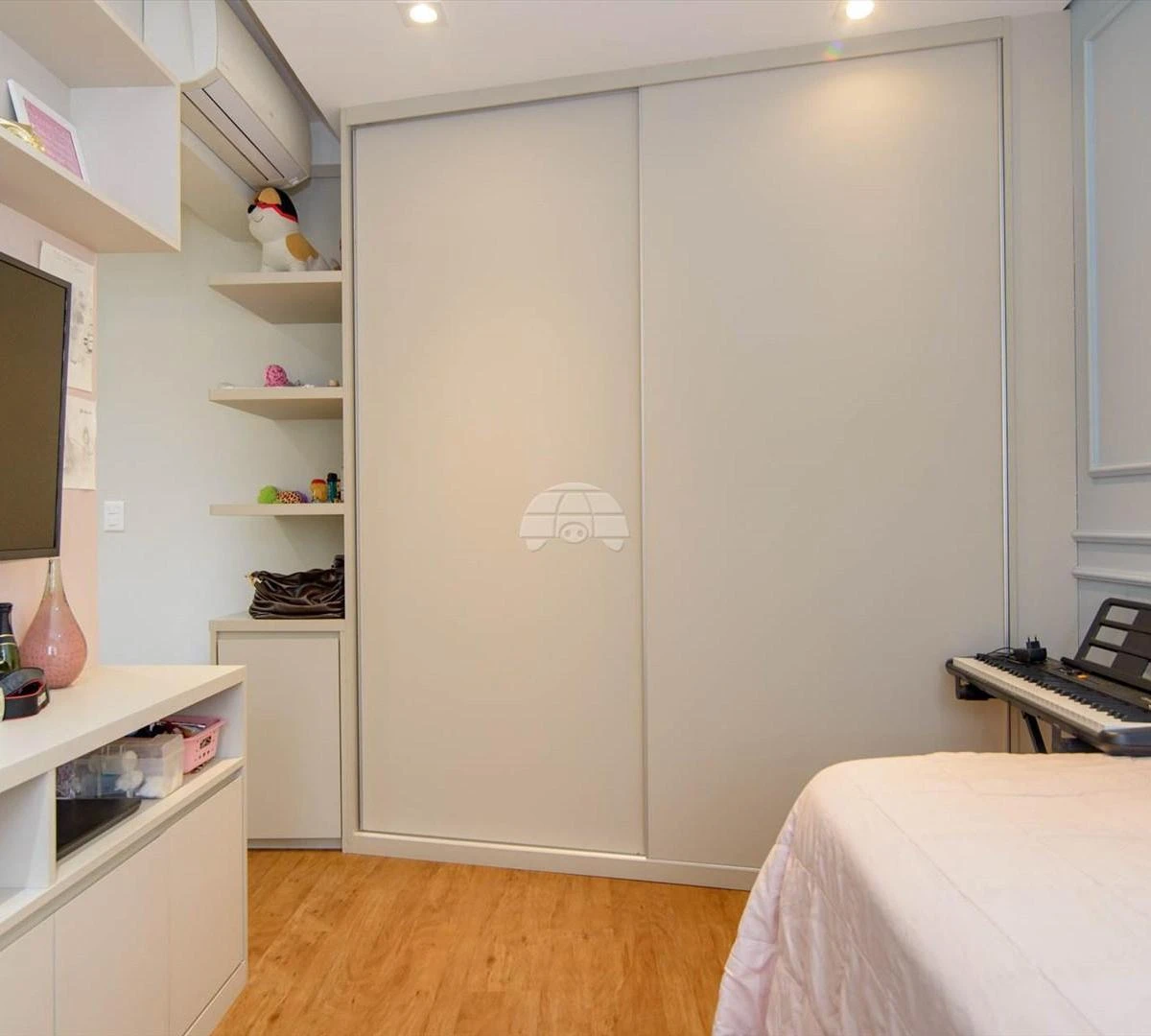 Furnished 3 en-suite apartment with open-plan kitchen — photo 36
