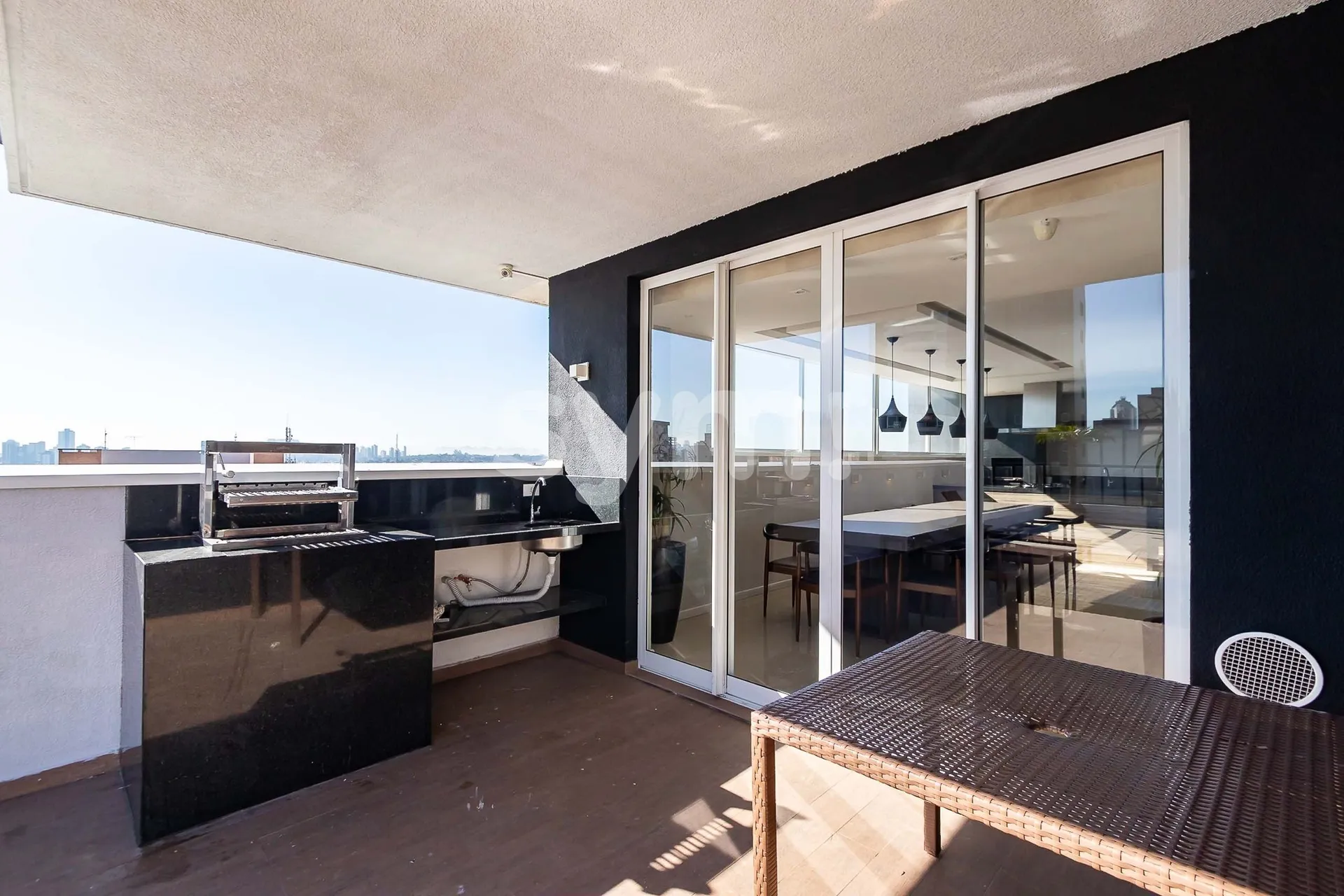 Furnished 1-bedroom apartment with open kitchen — photo 25