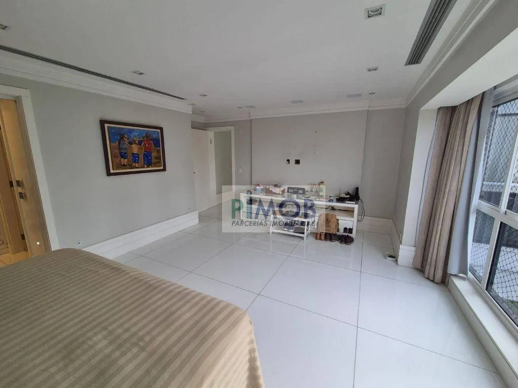 Furnished duplex penthouse with 3 bedrooms and 256 m² — photo 59