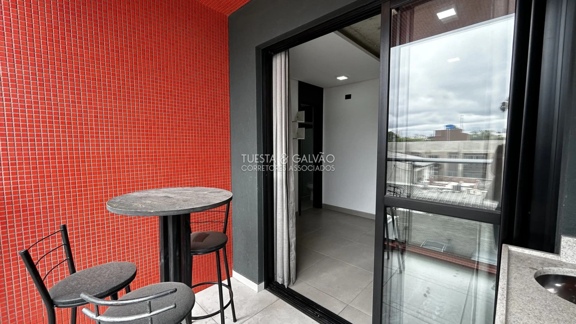 1-bedroom apartment with open-plan kitchen, 47 m² — photo 19