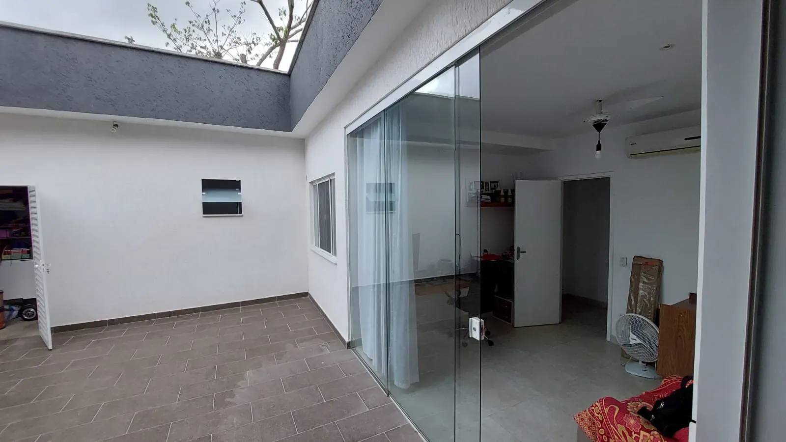 House, 243 m², with a grill on the balcony — photo 27
