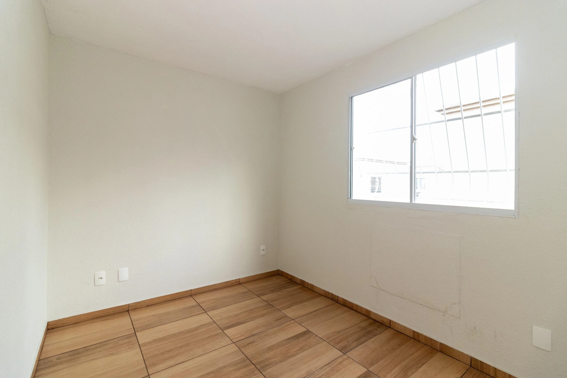 2-bedroom apartment with an open-plan kitchen — photo 29