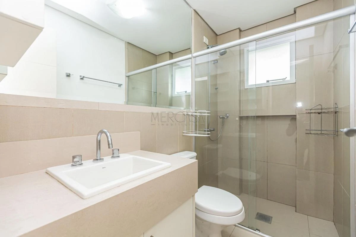 One-bedroom apartment in a building with a pool — photo 32