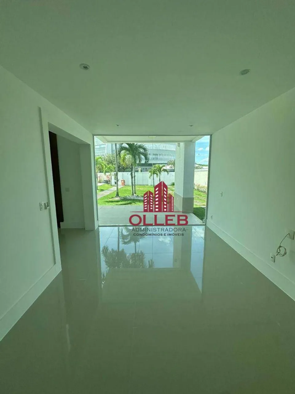 House with air conditioning, 5 bedrooms and 1 bathroom — photo 9