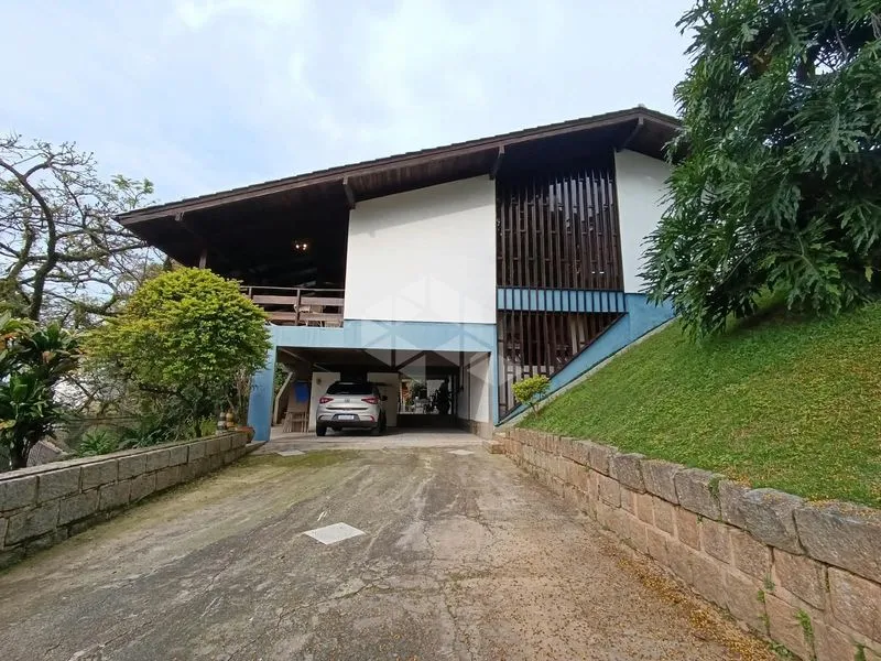 House, 600 m², with a bathtub — photo 28