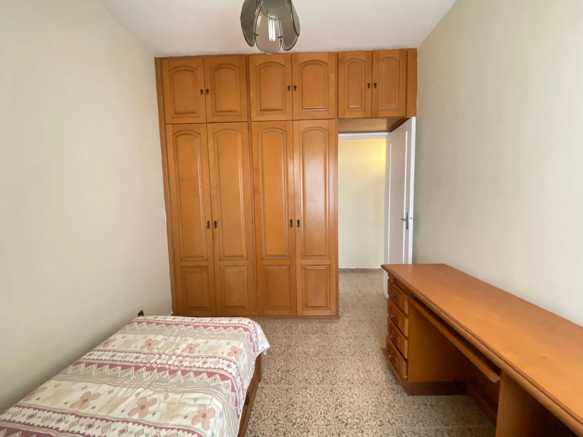 Орендна квартира з 3 спальнями та балконом — photo 18