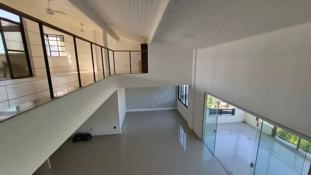 Apartment with an open-plan kitchen and 4 bedrooms — photo 11