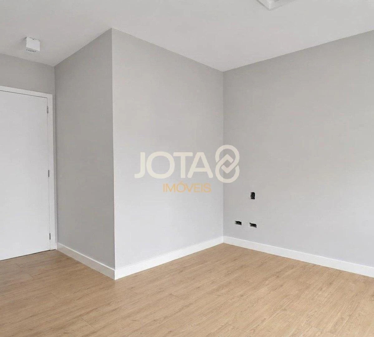 2-bedroom apartment in a building with a gym — photo 28