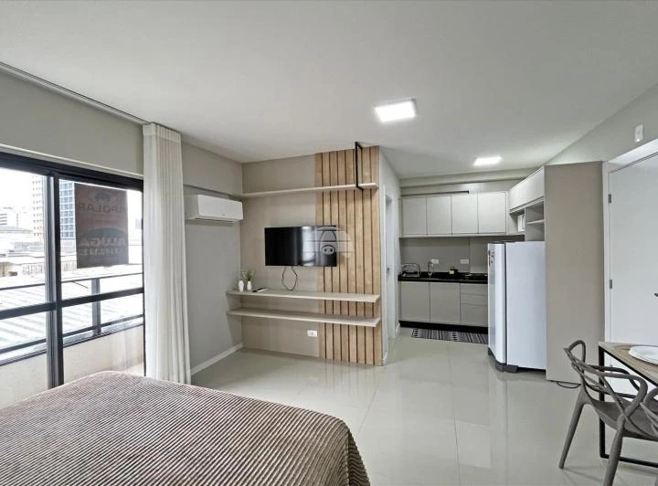 Furnished 1-bedroom apartment with a balcony — photo 2