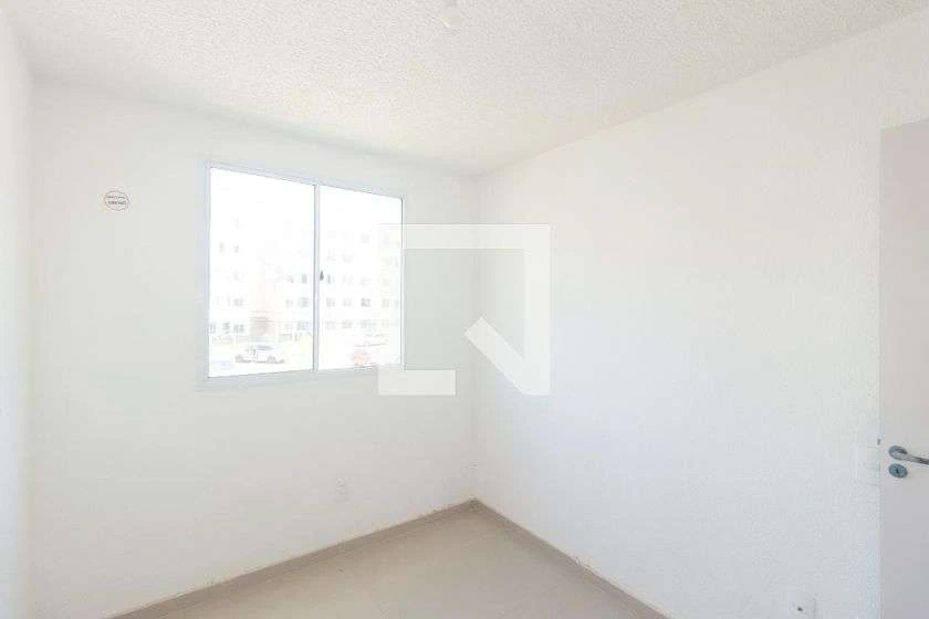 Minimal-style 2-bedroom apartment with ceramic floors — photo 24