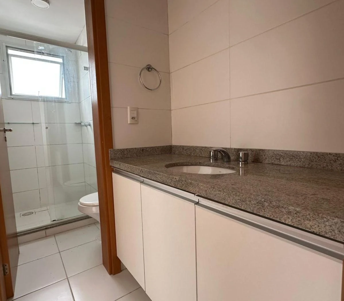 3-bedroom apartment with a water view in Florianópolis — photo 26