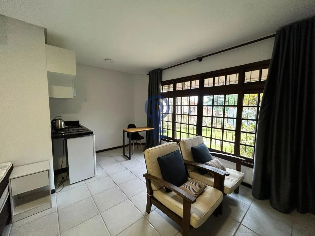 Furnished 25 m² studio with no parking and a gas kitchenette — photo 8
