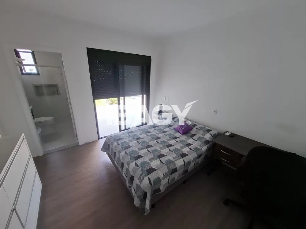 Furnished house with 4 en-suites and 220 m², no parking — photo 13