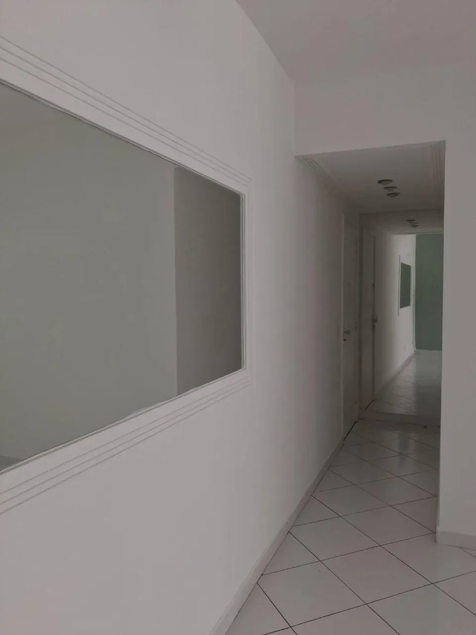 2-bedroom apartment in a building with a gym — photo 15