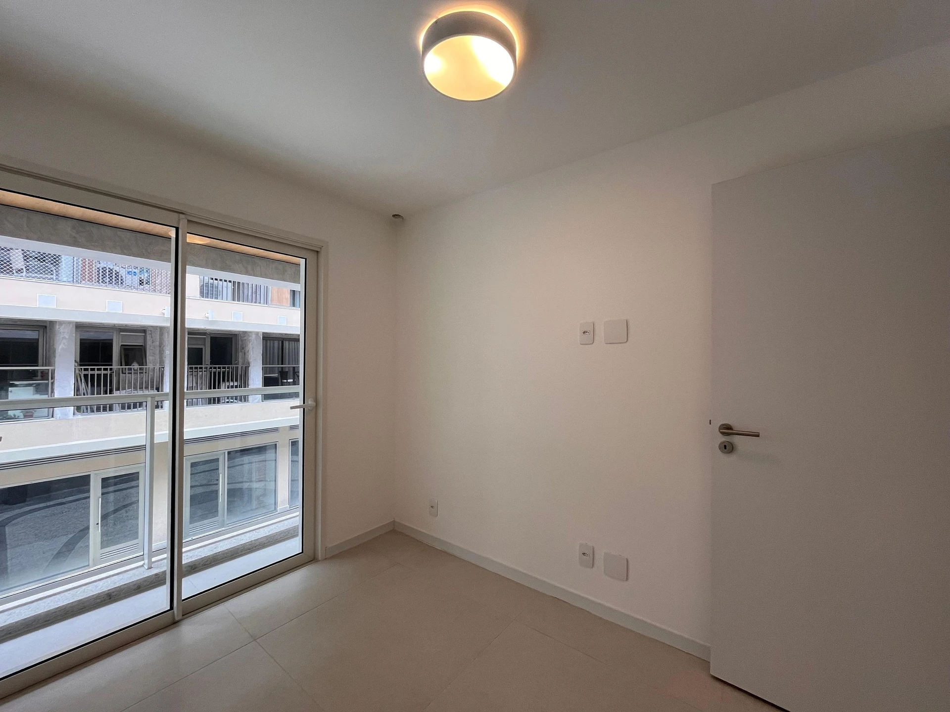2-bedroom apartment in a building with a sauna — photo 16