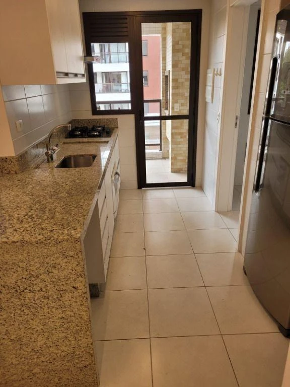 3-bedroom apartment with a park view — photo 9