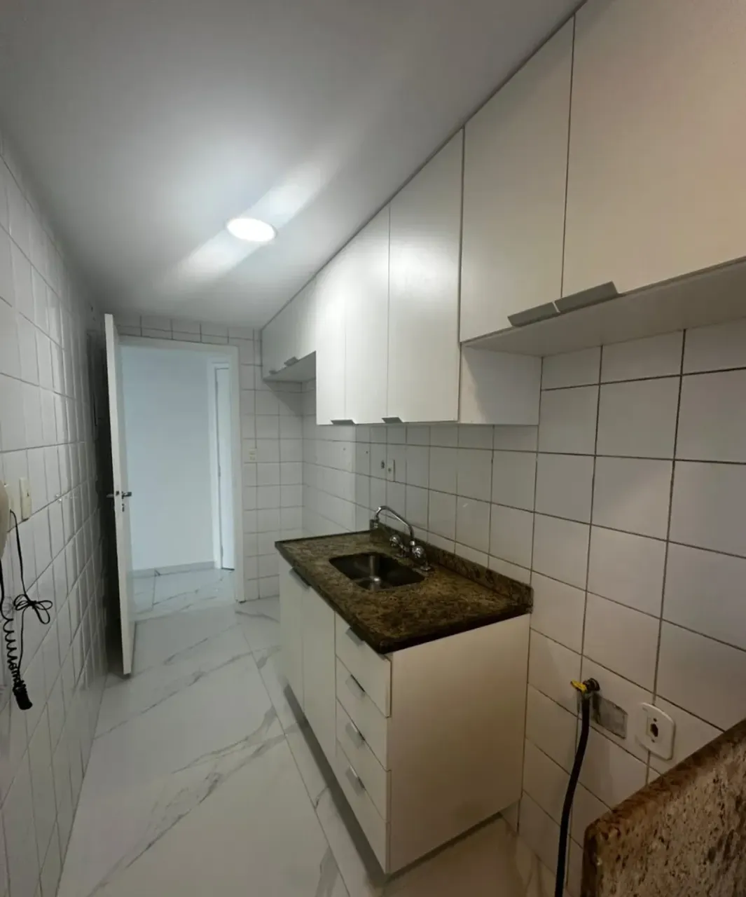 Apartment with 3 bedrooms, 2 bathrooms and a balcony — photo 15