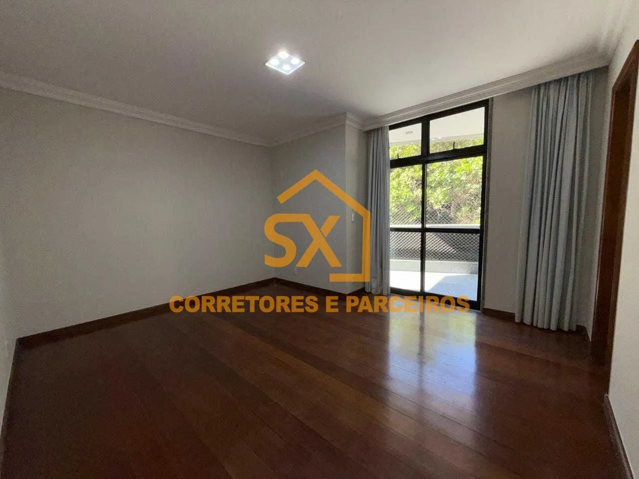 Apartment with 4 en-suite bedrooms and 210 m² gas kitchen — photo 4