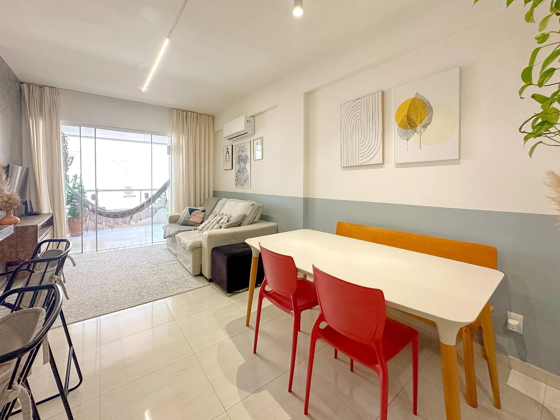 Furnished apartment, 92 m², with a grill on the balcony — photo 10