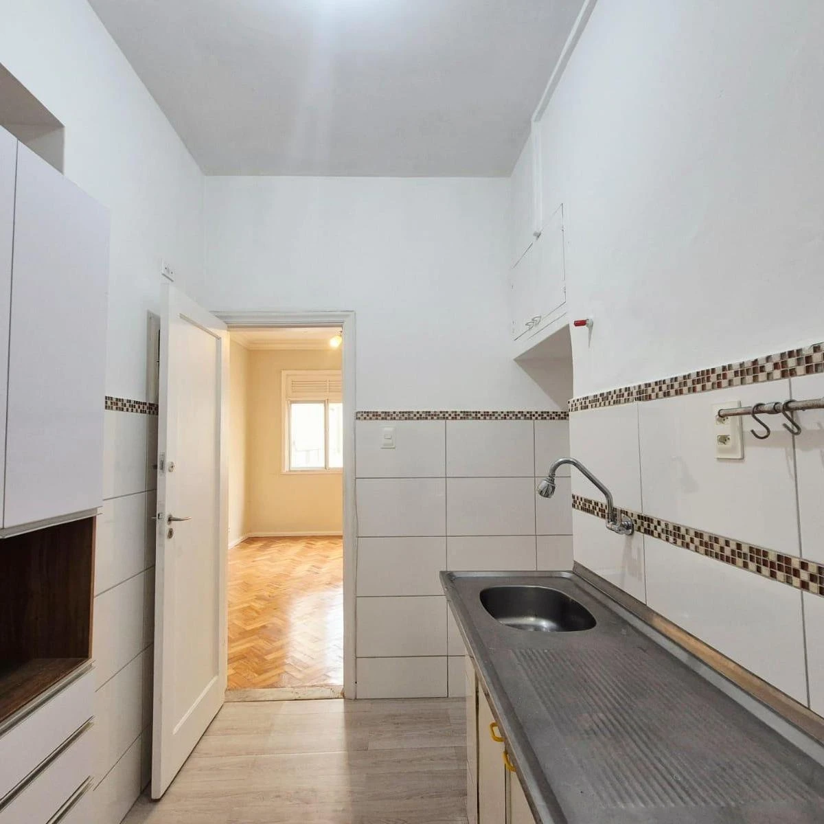 Дерев'яна підлога або ламінат та 2 спальні: квартира 62 м² — photo 13