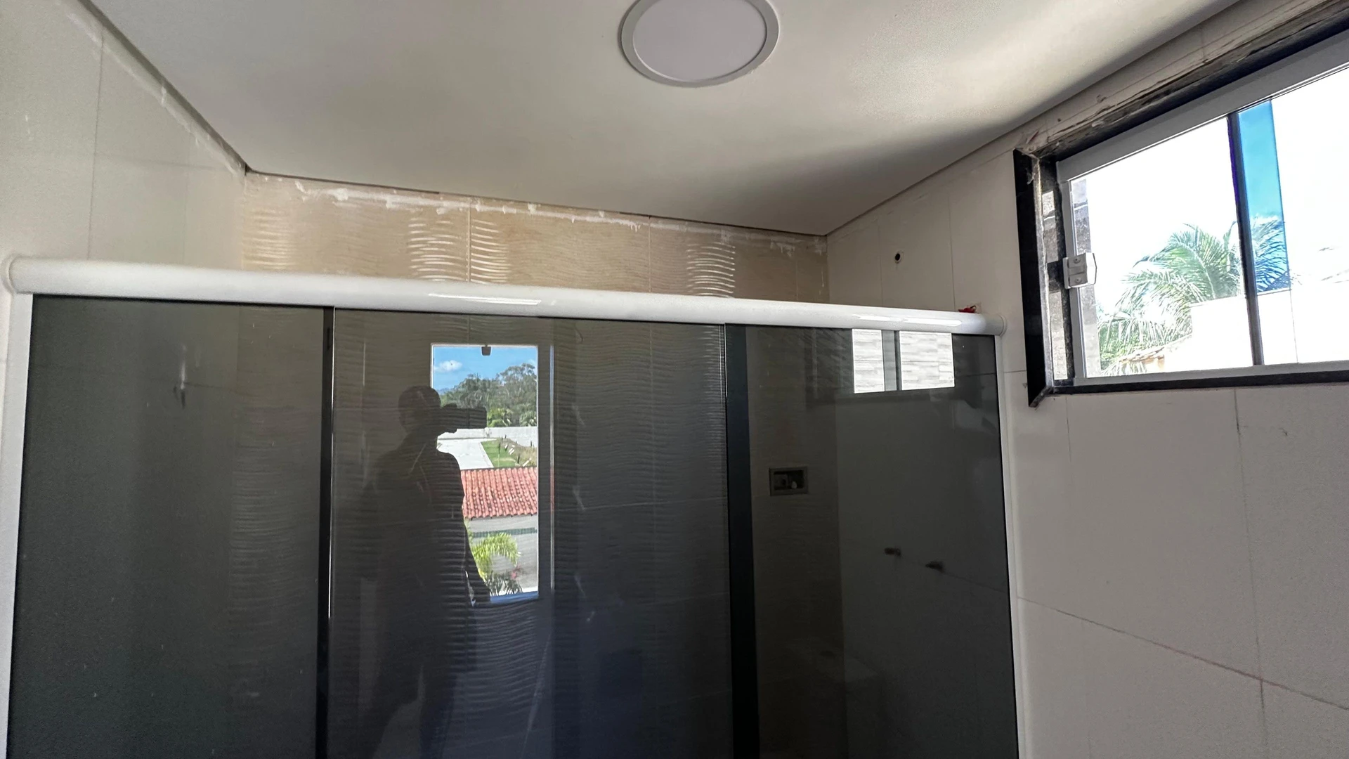 Casa com 4 quartos e 3 suítes, 2 vagas de garagem — photo 43