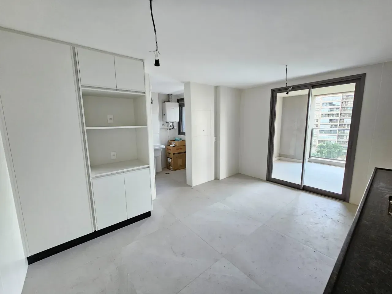 Unfurnished apartment with 3 bedrooms and 5 bathrooms — photo 2