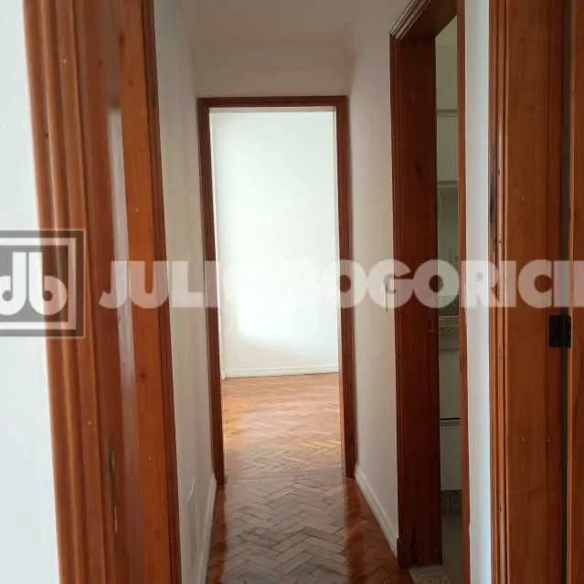 Floor-to-ceiling windows in a 2-bedroom apartment, 80 m² — photo 13