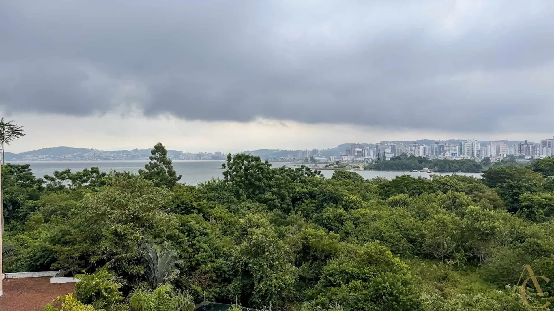 149 m² furnished apartment with a built-in grill on the balcony — photo 53